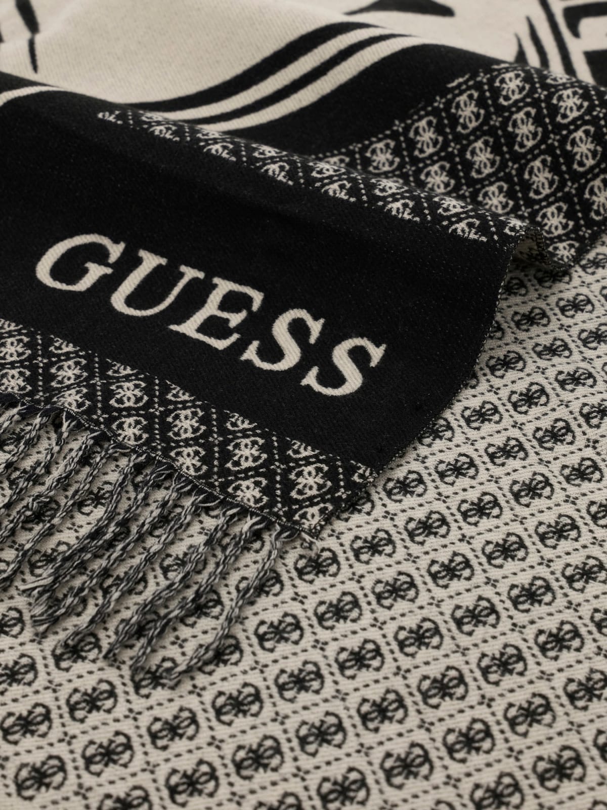 Sciarpa Guess donna leggera 60x180